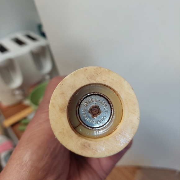 Vintage* Lily Silver Shop Salt Shaker & Pepper Mill - Picture 8 of 11